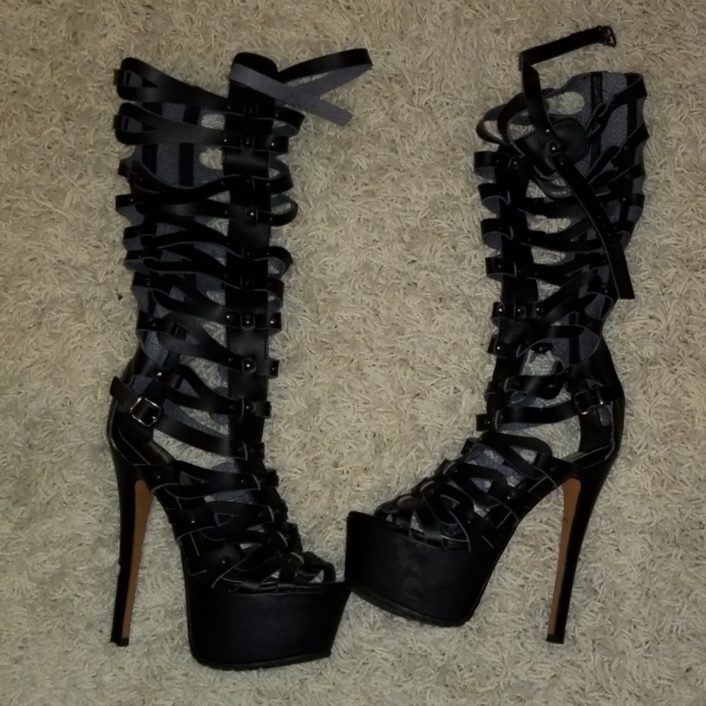 Gladiator knee high heel shoe sandal